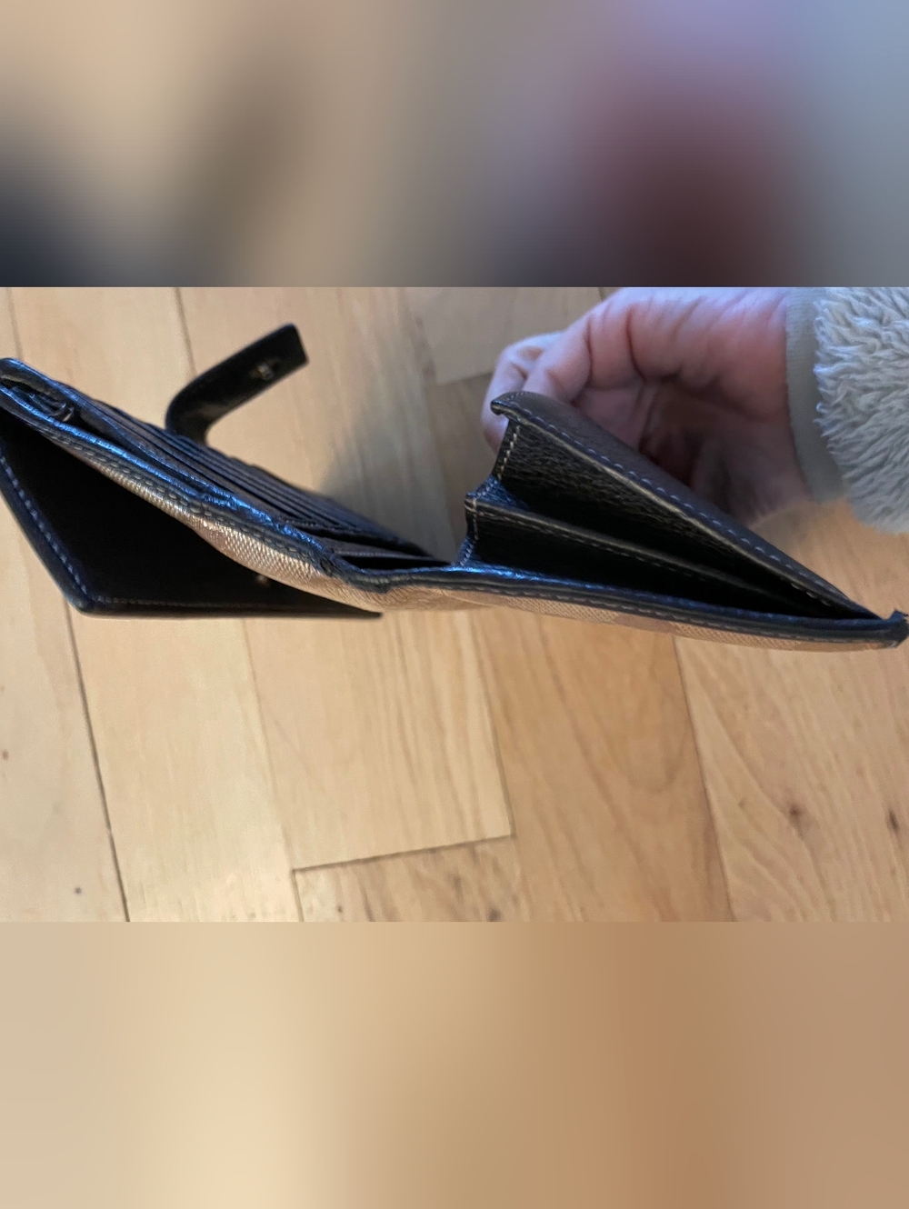 Gucci GG Canvas Continental Wallet - Picture 7 of 12